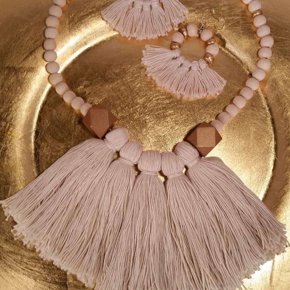 🤚Handmade 5 Tassel NecklaceEarrings Beige Natural